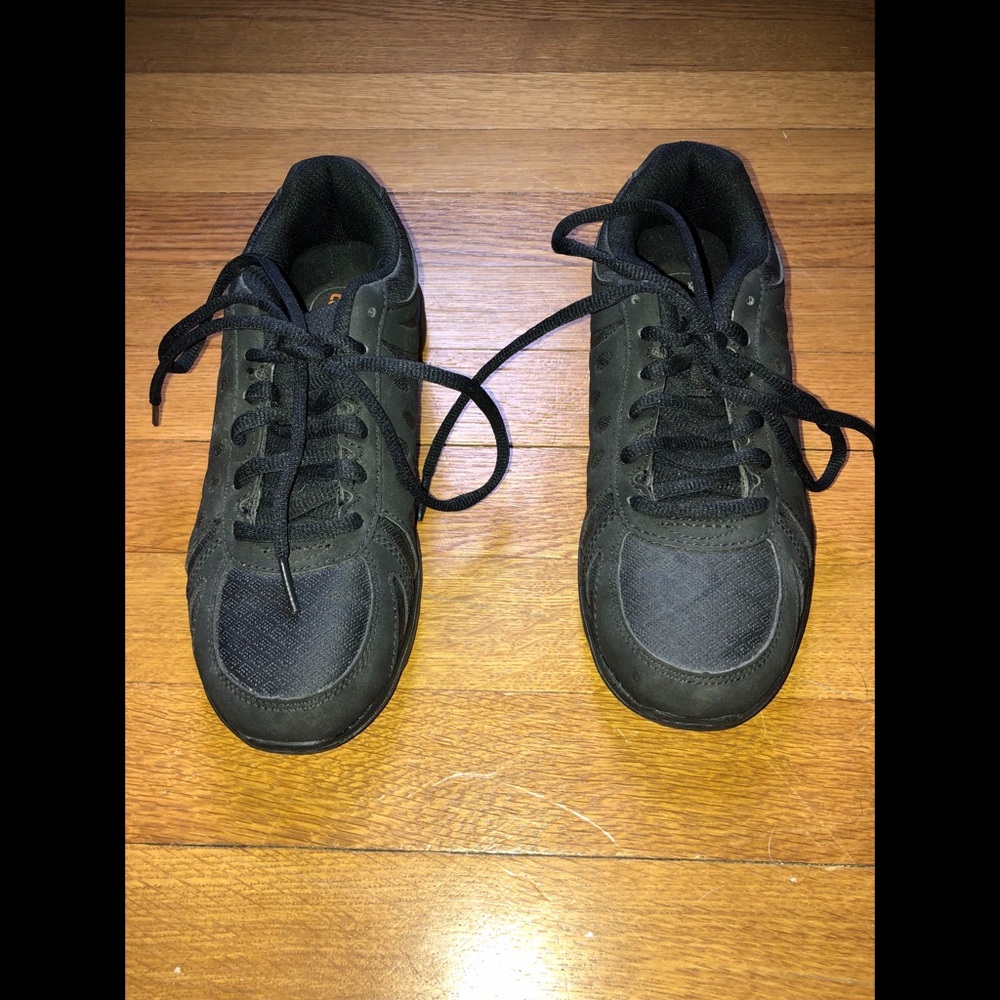 Slip Resistant Women’s Gym Shoes